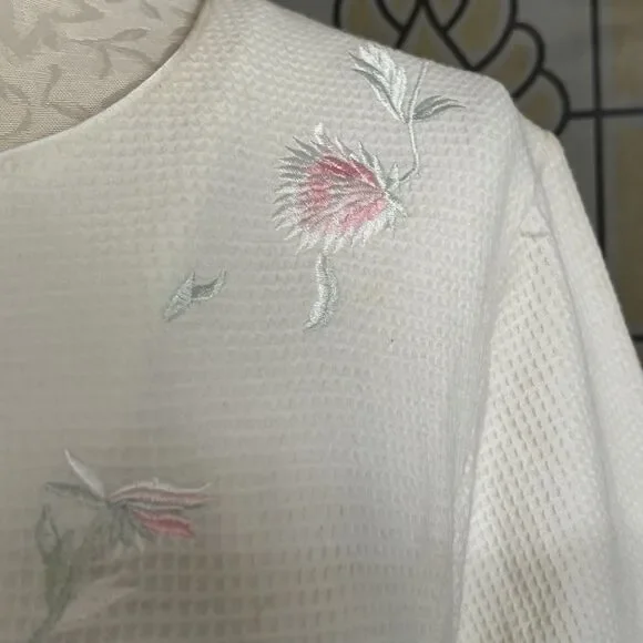 Miss Elaine Waffle Knit Button Snap Embroidered Medium Length Robe Size M - Picture 7 of 16